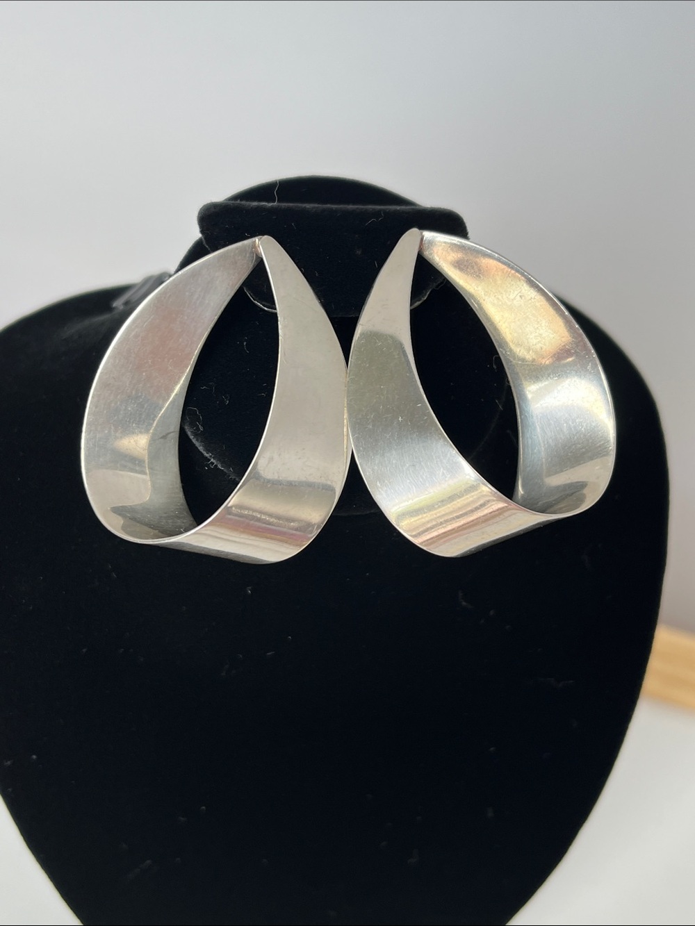 Vintage Taxco Mexico 925 Sterling Silver Modernist Ribbon Loop Statement Earring
